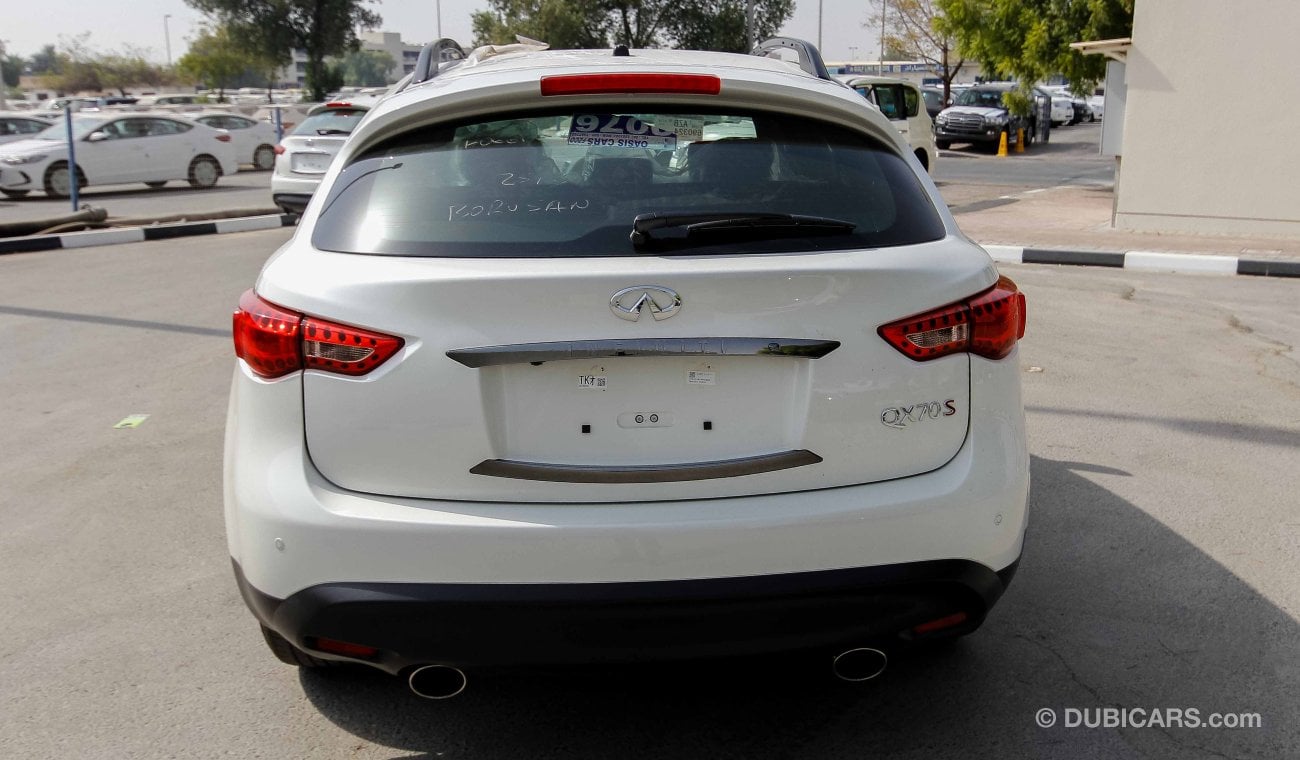 Infiniti QX70 S