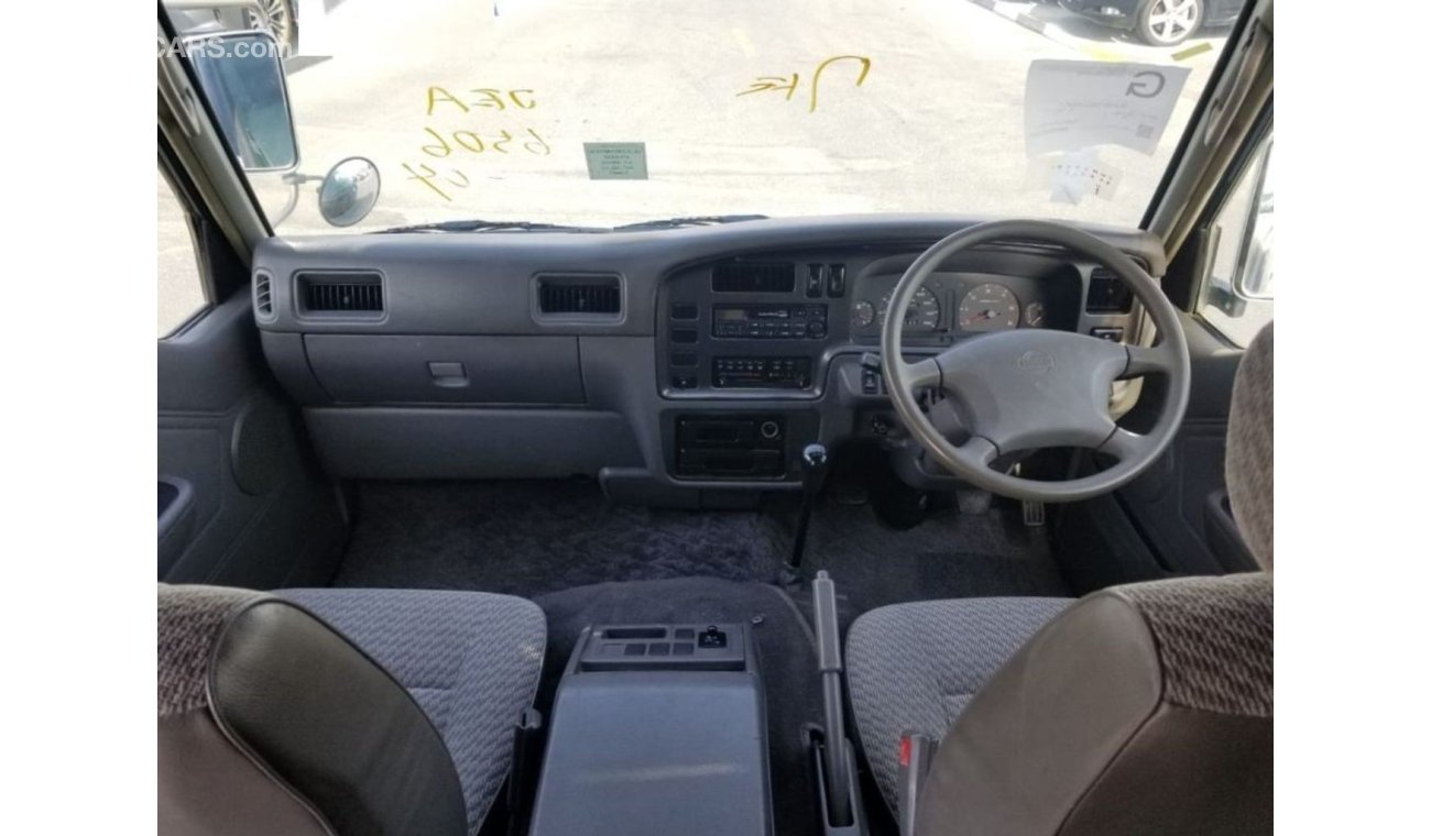 نيسان كارافان Caravan RIGHT HAND DRIVE (Stock no PM 671 )