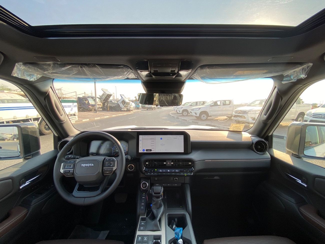 تويوتا برادو Adventure Dual Tone 2.4T