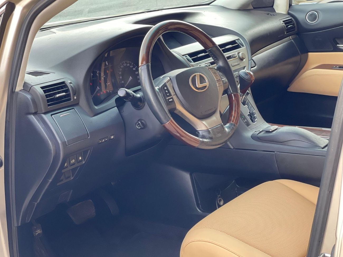 Lexus RX350 F-Sport 3.5L (275 HP) RX 350 / 4x4/GCC / F-SPORT KIT /IN EXCELLENT CONDITION