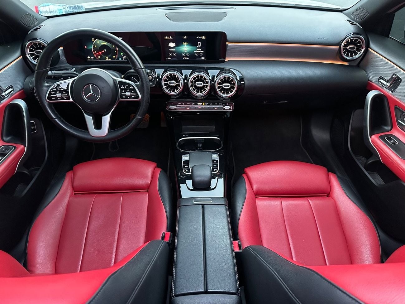 مرسيدس بنز A 220 MERCEDES-BENZ A220 | 2019 | FULL OPTIONS | Upgrade it to 45 AMG