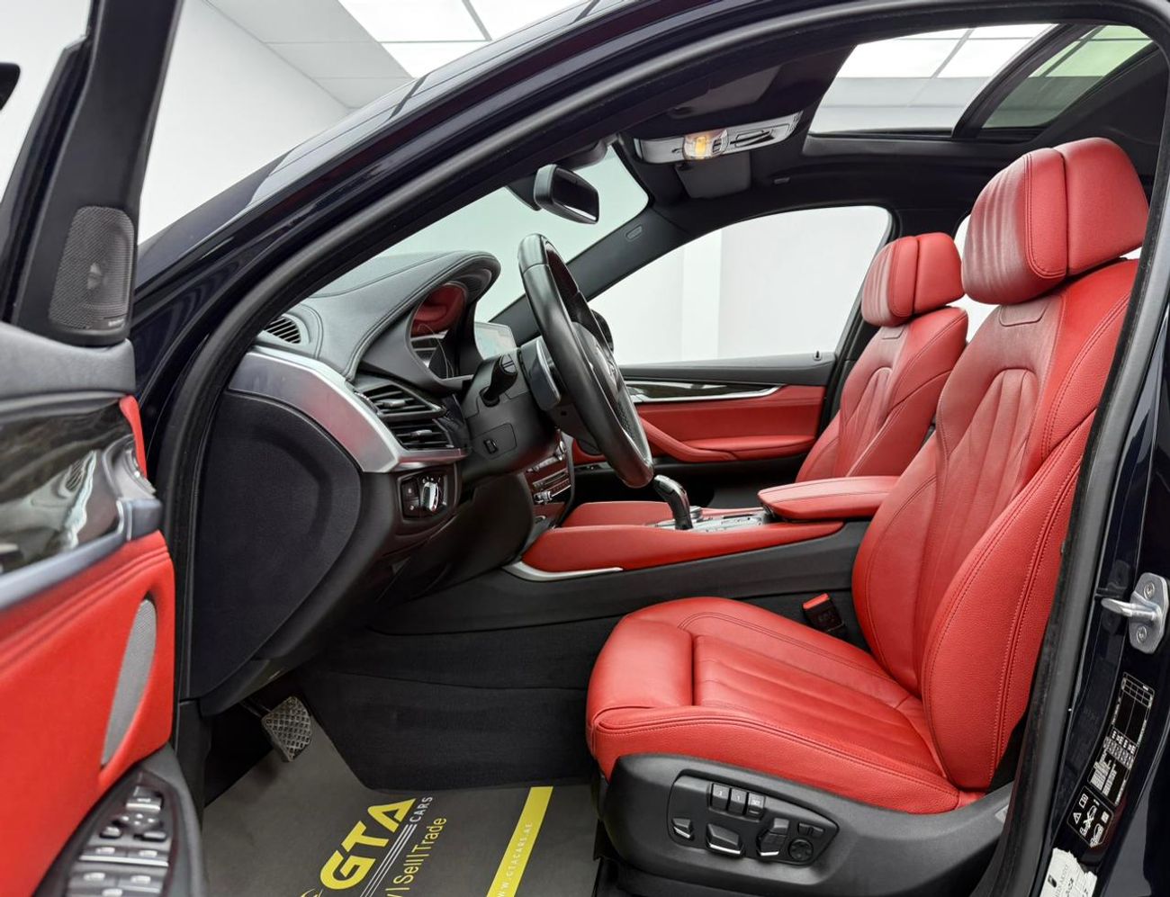 بي أم دبليو X6 2019 BMW X6 xDrive35i M-Kit, Warranty, Very Low Km, Fully Loaded, Excellent Condition, GCC