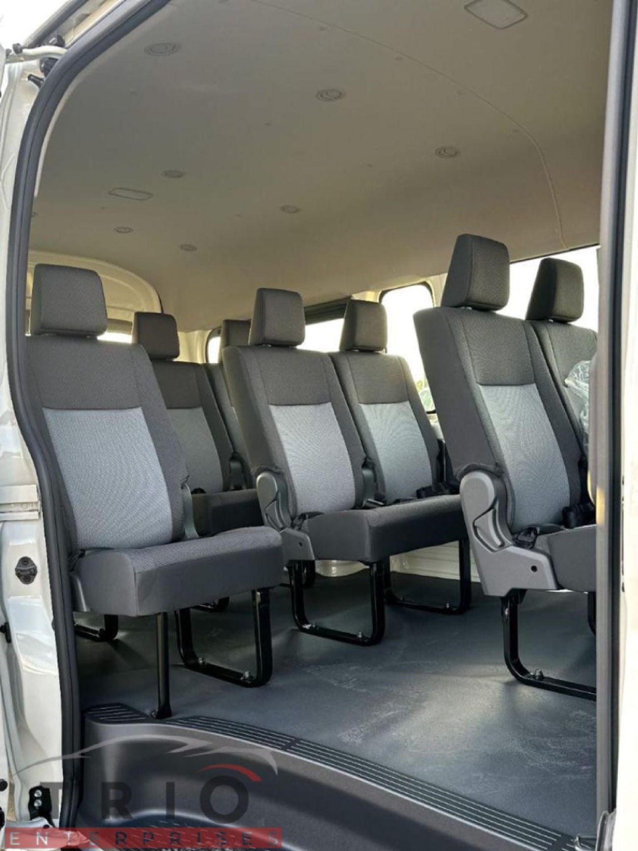 Toyota Hiace Toyota Hiace- 2.8L- Diesel - Manual Transmission - 13 seater - 2026 YM