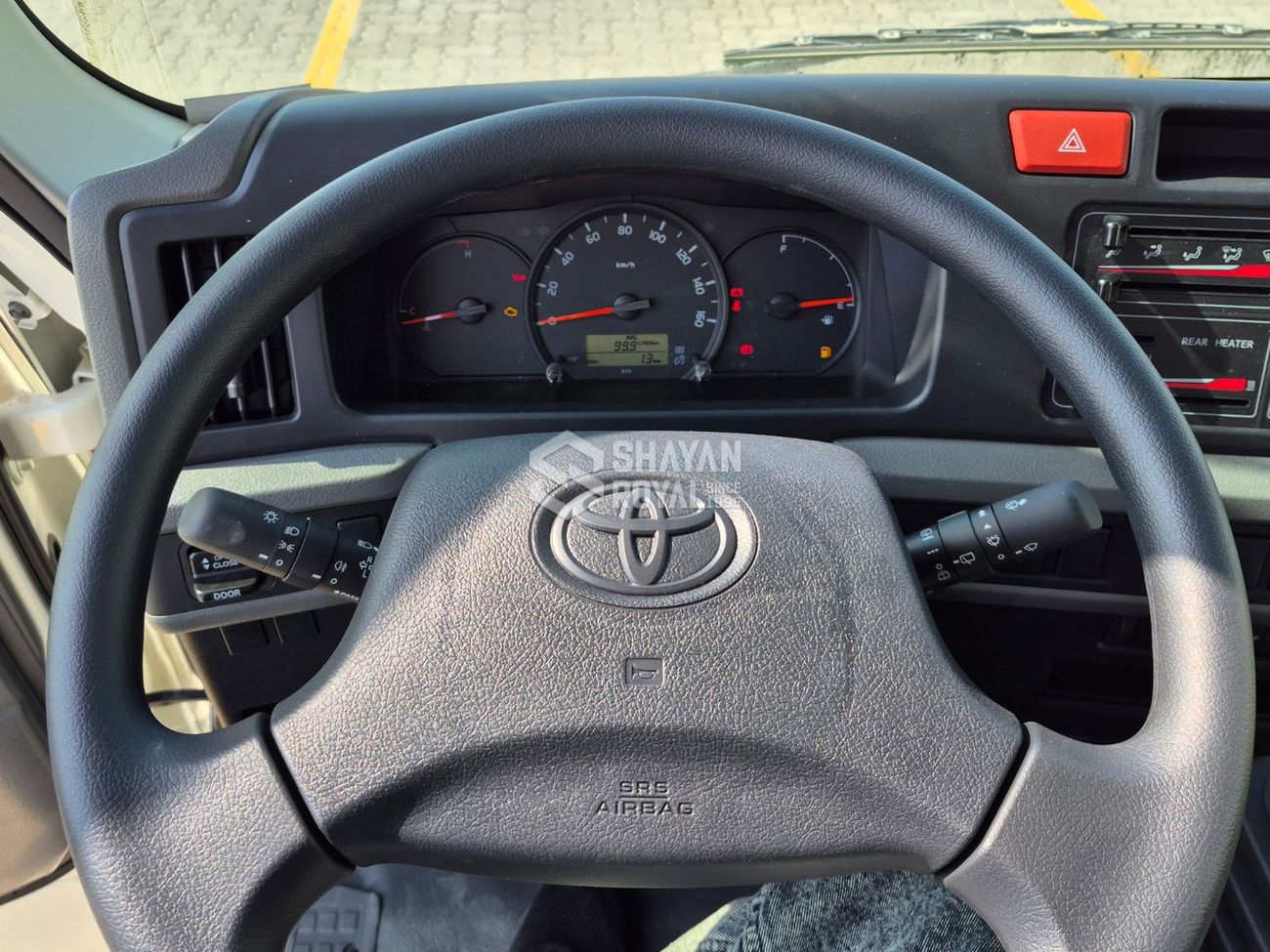 تويوتا كوستر LHD 2.7L DLX PETROL 4CYL 23-SEATER  MT 2025MY