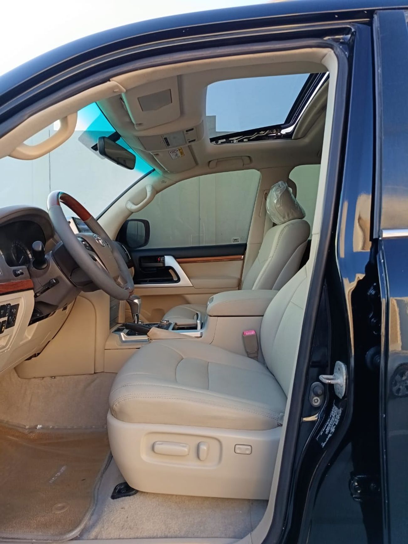 Toyota Land Cruiser GXR+ 4.6L