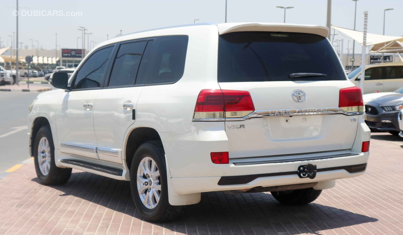 Toyota Land Cruiser VXR V8