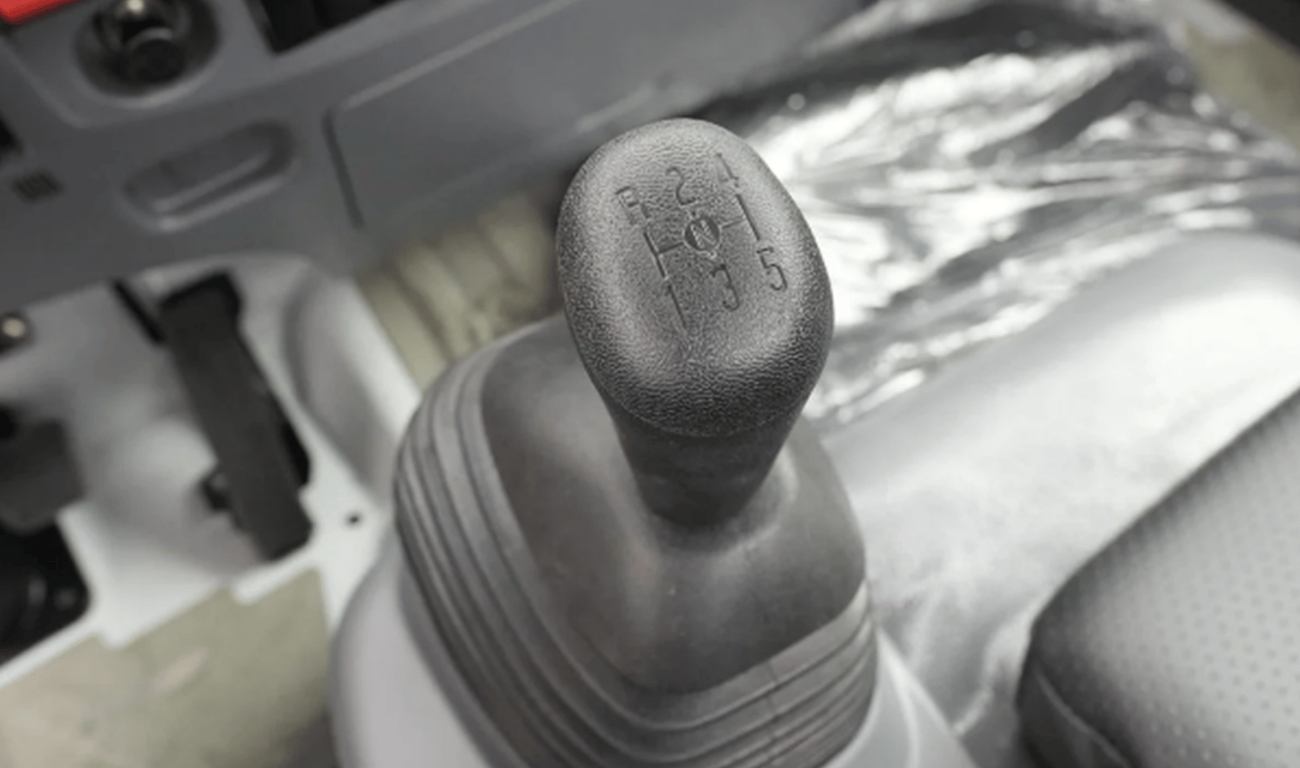 Isuzu NPR ECTP2M026 – 2025 Isuzu NPR71 Single Cab Chassis Truck – 4.6L Diesel Manual – 6.5 Ton – White