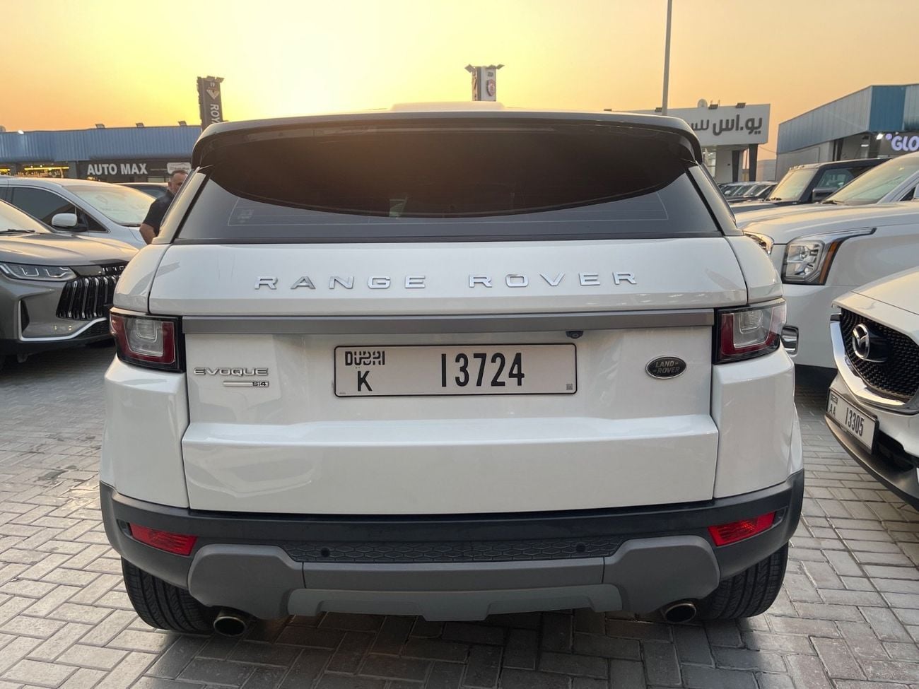 لاند روفر رانج روفر إيفوك Dynamic 2.0L (5 Door)