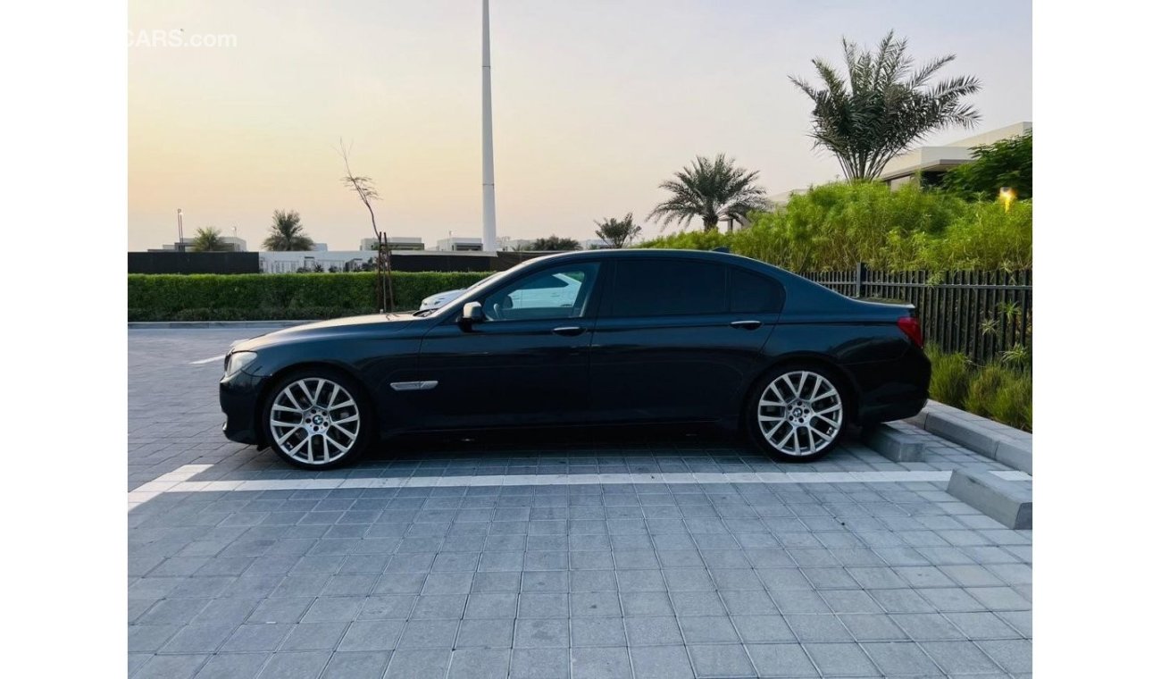 BMW 750Li || Sunroof || GCC || Well Maintained