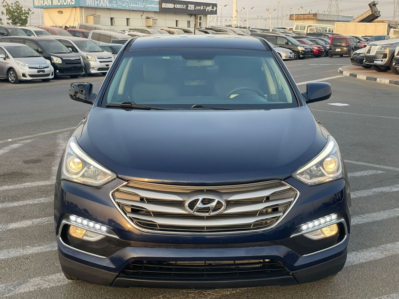 Hyundai Santa Fe 2018 Hyundai Santa Fe 2.4L V4 Sports - Rear CAM - Leather Seats - Cruise Control - 108,000 Mileage