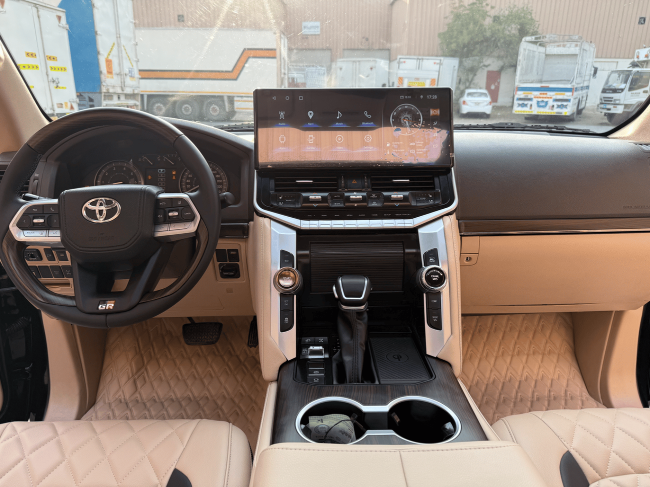 Toyota Land Cruiser VXR 4.6L 4WD