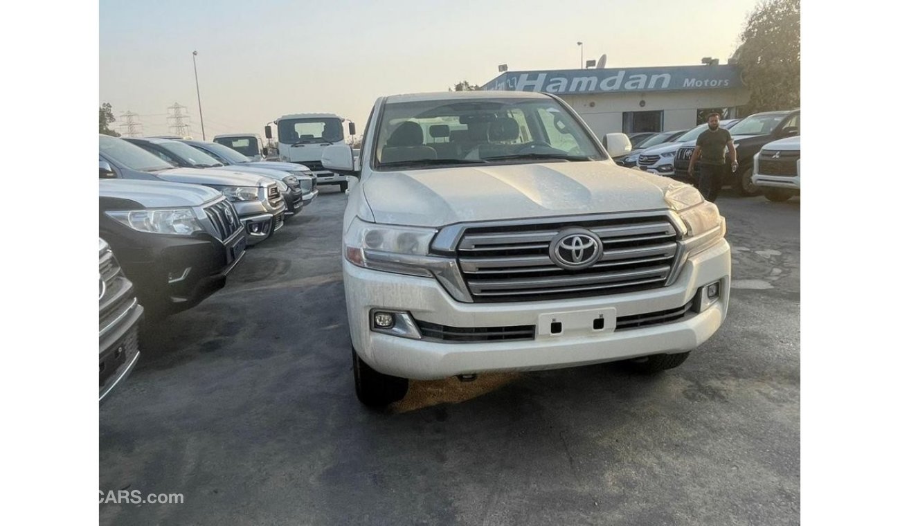 Toyota Land Cruiser V6 WITH ELECTRIC SEATS