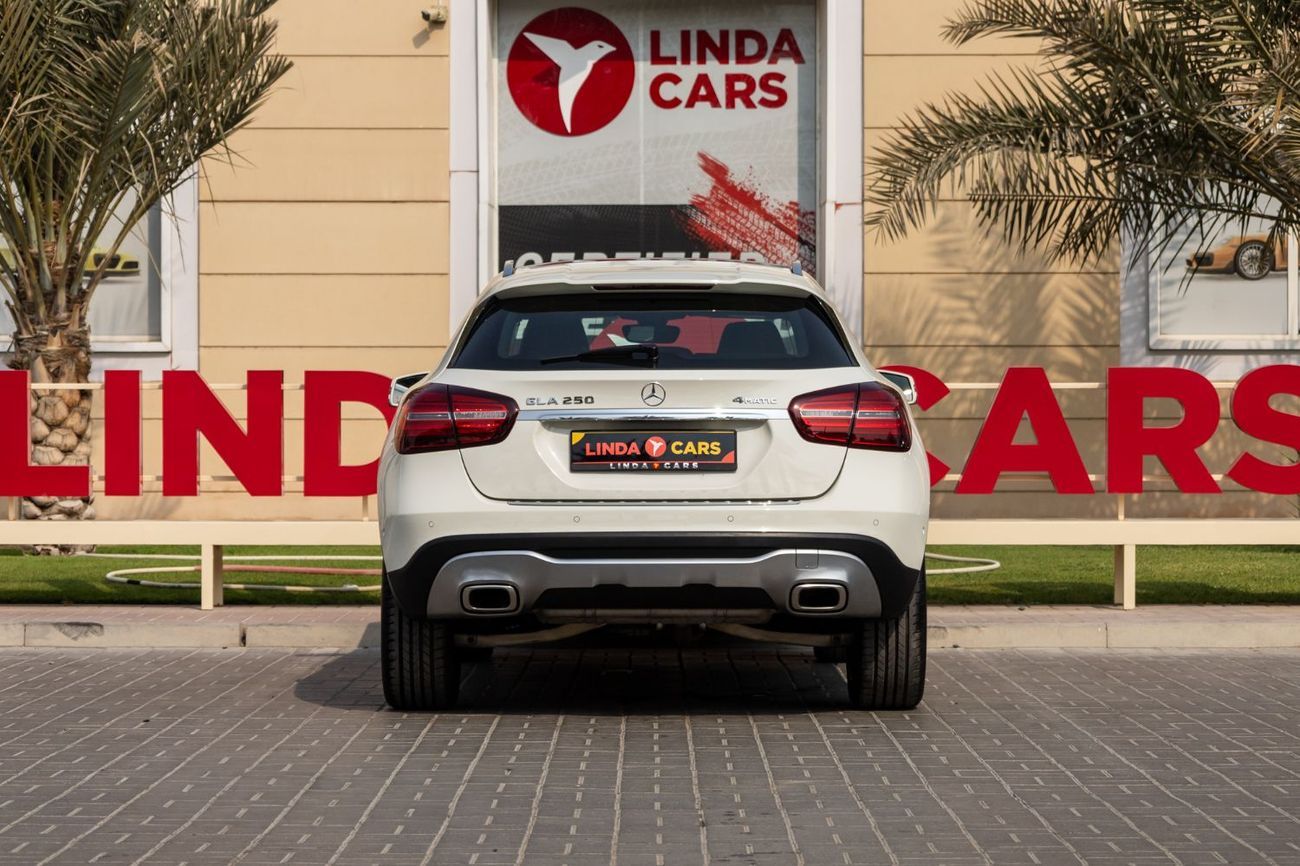 Mercedes-Benz GLA 250 Std 2.0L (211 HP)