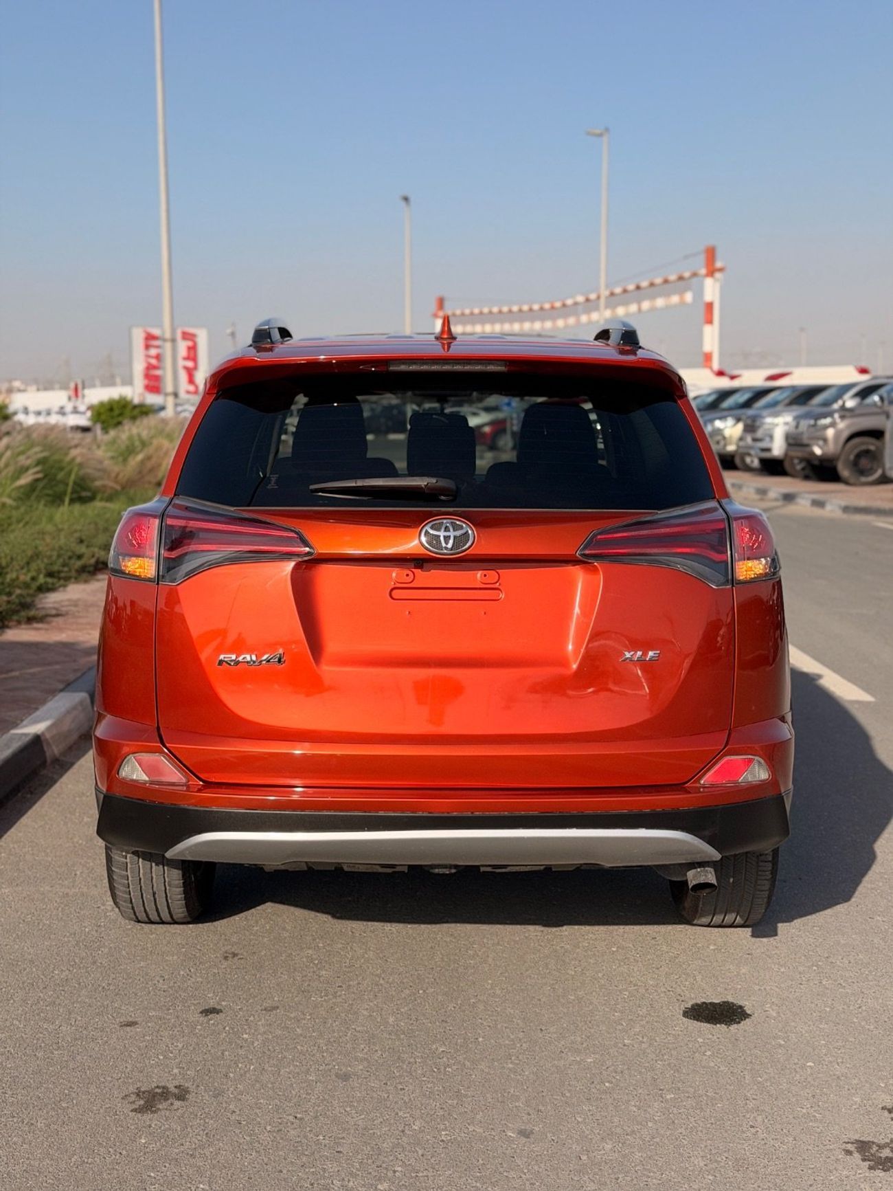 Toyota RAV4 XLE 2.5L sunroof, leather seats full option