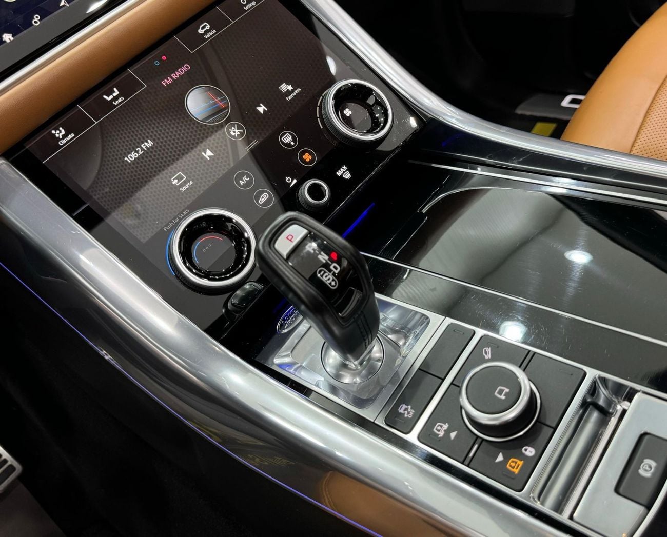 Land Rover Range Rover Sport 2018 Range Rover Sport HSE V6, Warranty, Full Range Rover Service History, Excellent Condition, GCC