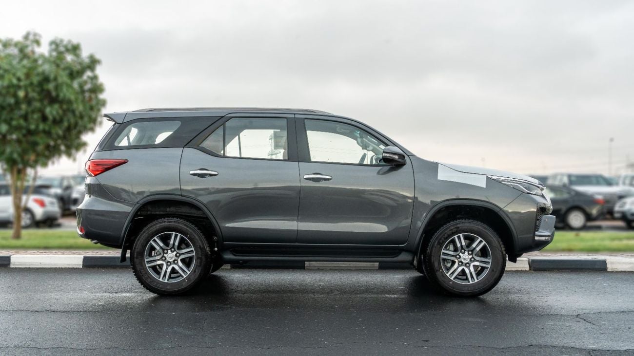 تويوتا فورتونر VXR 2026 Toyota Fortuner VX 4.0L AT Petrol (Gray-Tan)