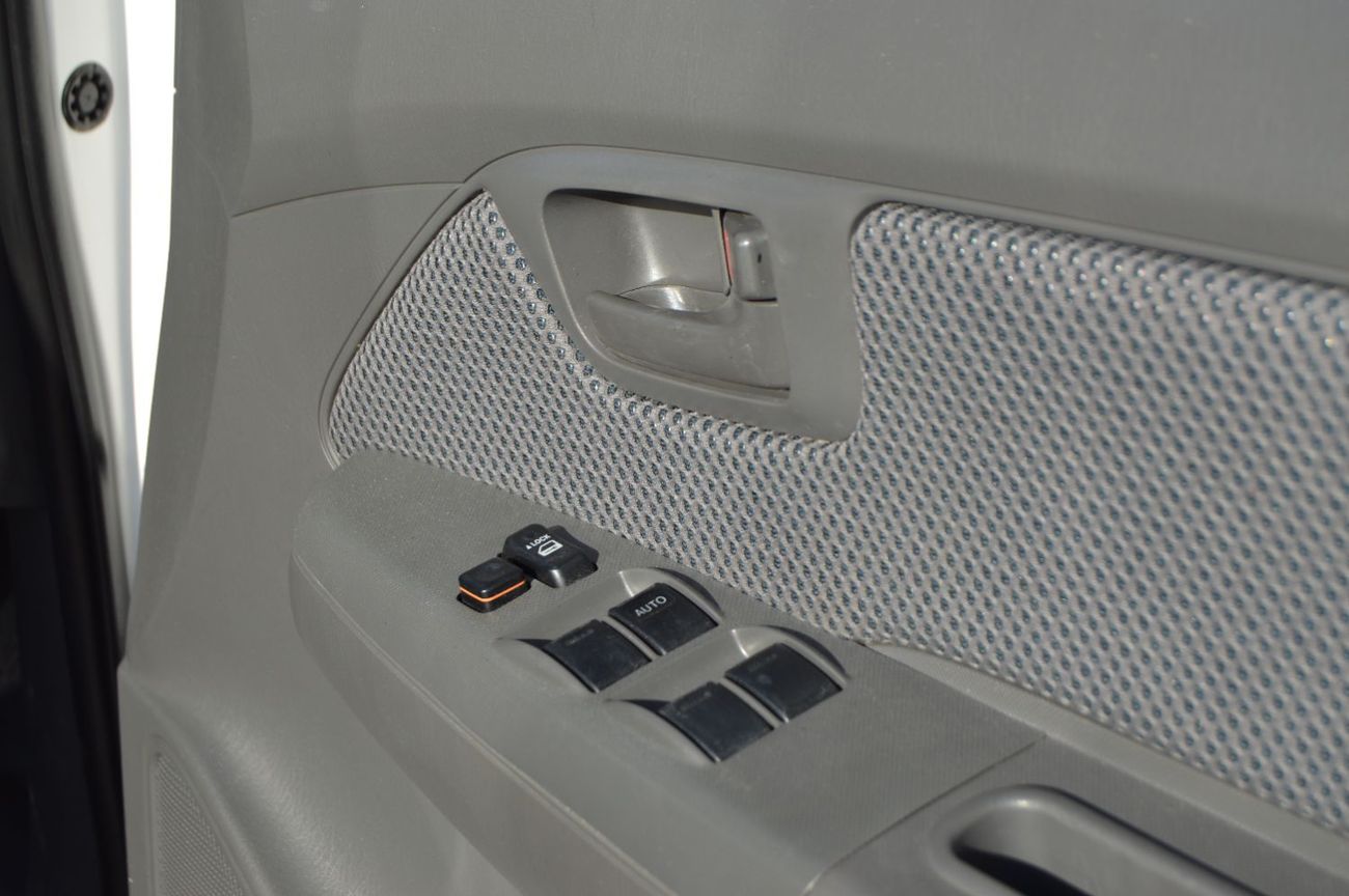 تويوتا هيلوكس Double cabin 3.0L, perfect inside and outside