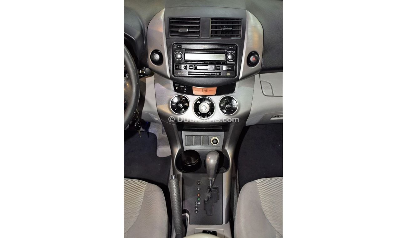 Toyota RAV4 AMAZING Toyota Rav4 4WD 2008 Model!! in Silver Color! GCC Specs