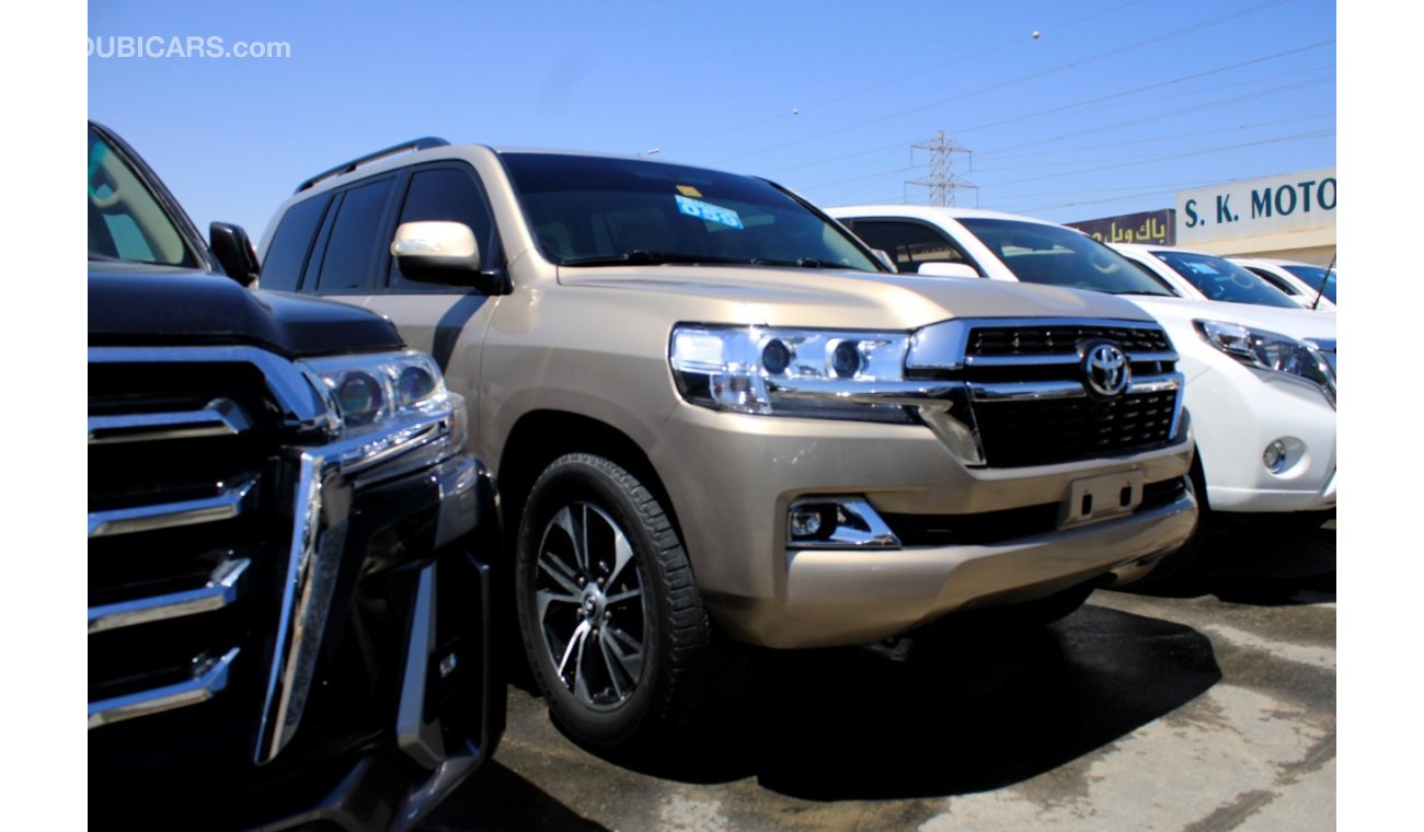 Toyota Land Cruiser 5.7L PETROL, VXR FULL V8 20 SHP 2010 GOLDEN ( LOT # 540)