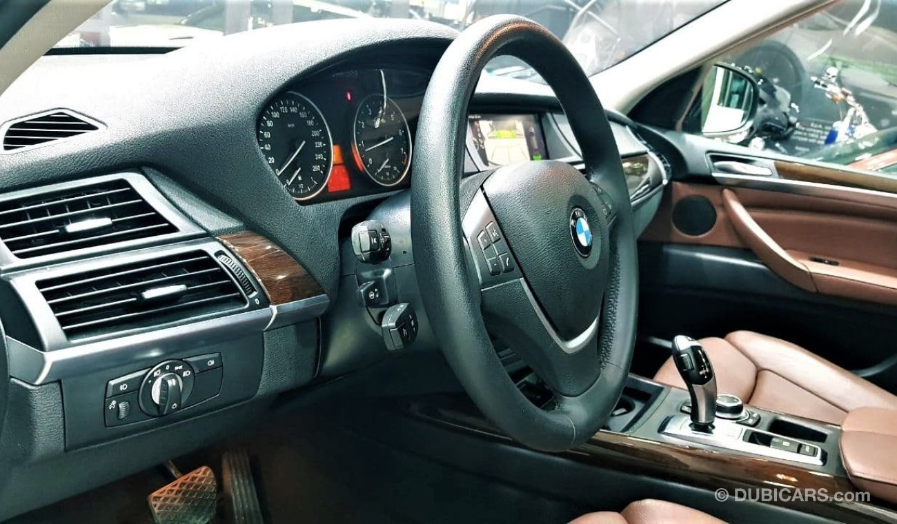 بي أم دبليو X5 BMW X5 2012 GCC CAR IN PERFECT CONDITION LOW MILEAGE FOR 44K INCLUDING INSURANCE REG. AND WARRANTY