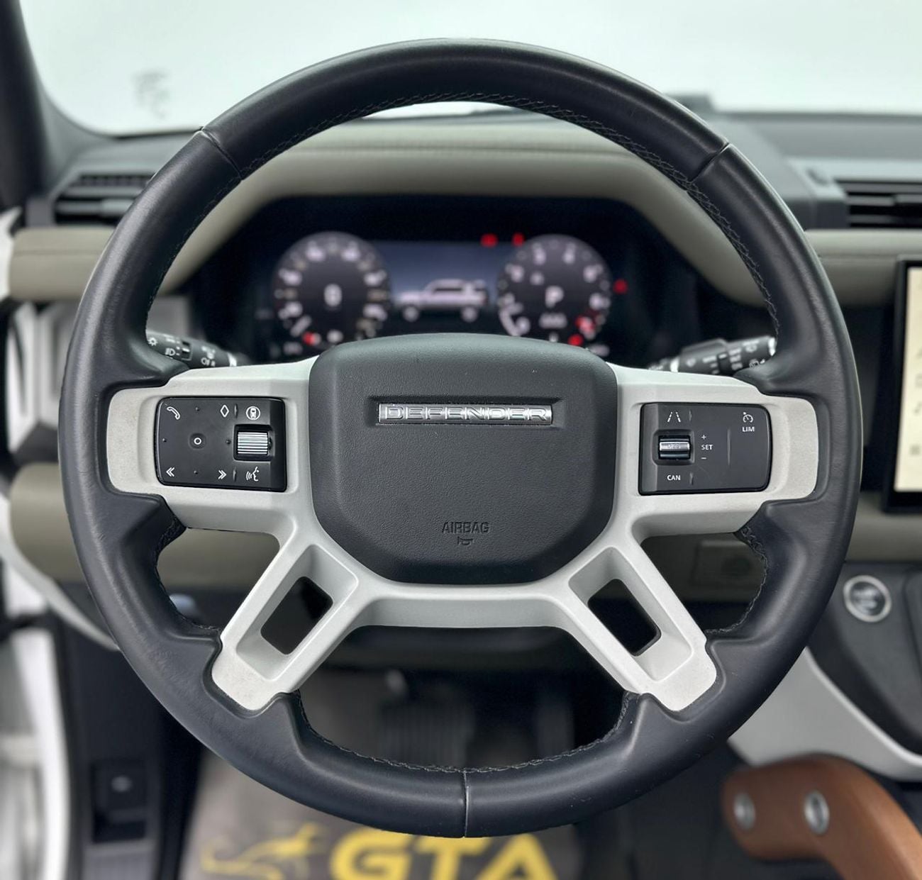 Land Rover Defender 2024 Land Rover Defender 110 SE P300, Sep/2028 Land Rover Warranty, Land Rover Full Service History,