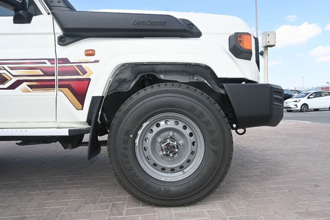 Toyota Land Cruiser 70 2024 Model Toyota Land Cruiser LC76 LX-E (5-Door) Hardtop 4.5L V8 Diesel M/T 4x4 Export Only