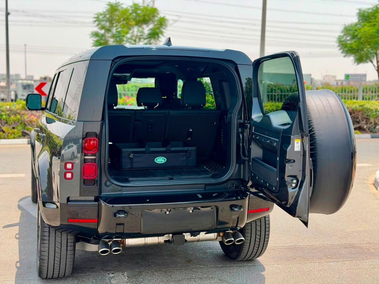 Land Rover Defender P500 X-DYNAMIC SE