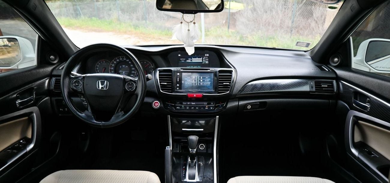 هوندا أكورد كوبيه Honda Accord Coupe Sport 2017 -V4 GCC  accident-free Excellent Condition
