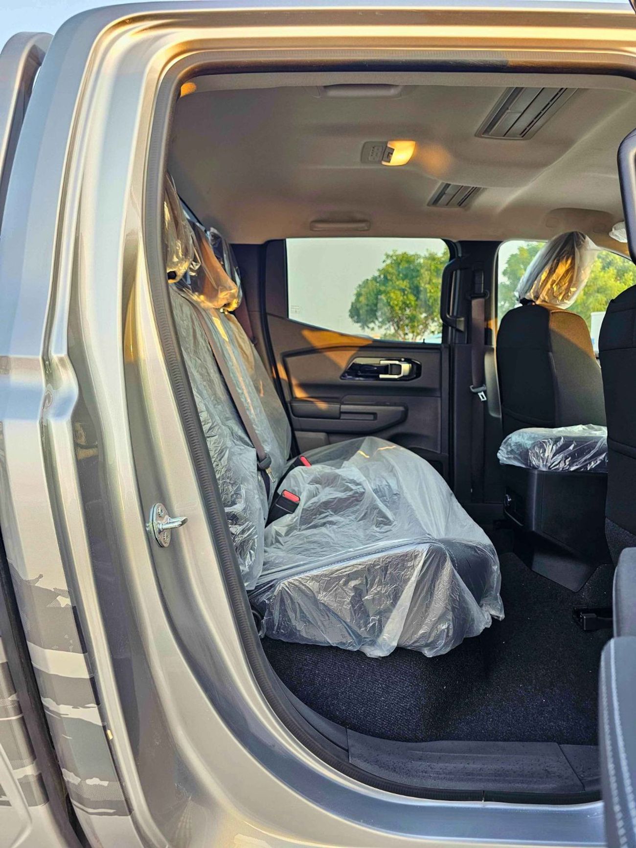 ميتسوبيشي L200 GLX / DOUBLE CABIN / 2.4L V4 PETROL / DVD CAMERA / ALLOY RIMS (CODE # GLXP)