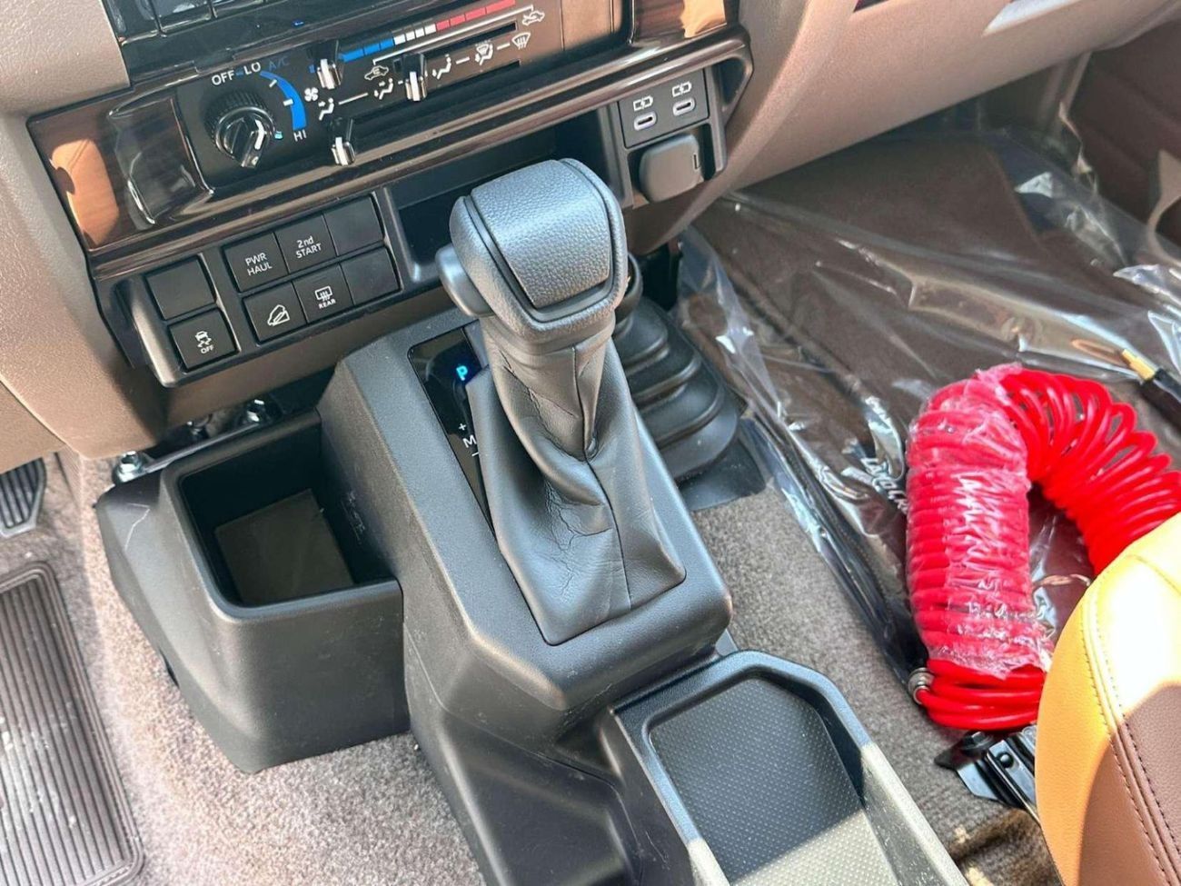 Toyota Land Cruiser 70 TOYOTA LAND CRUISER 71 2.8L 3DOOR 4WD SUV 2025