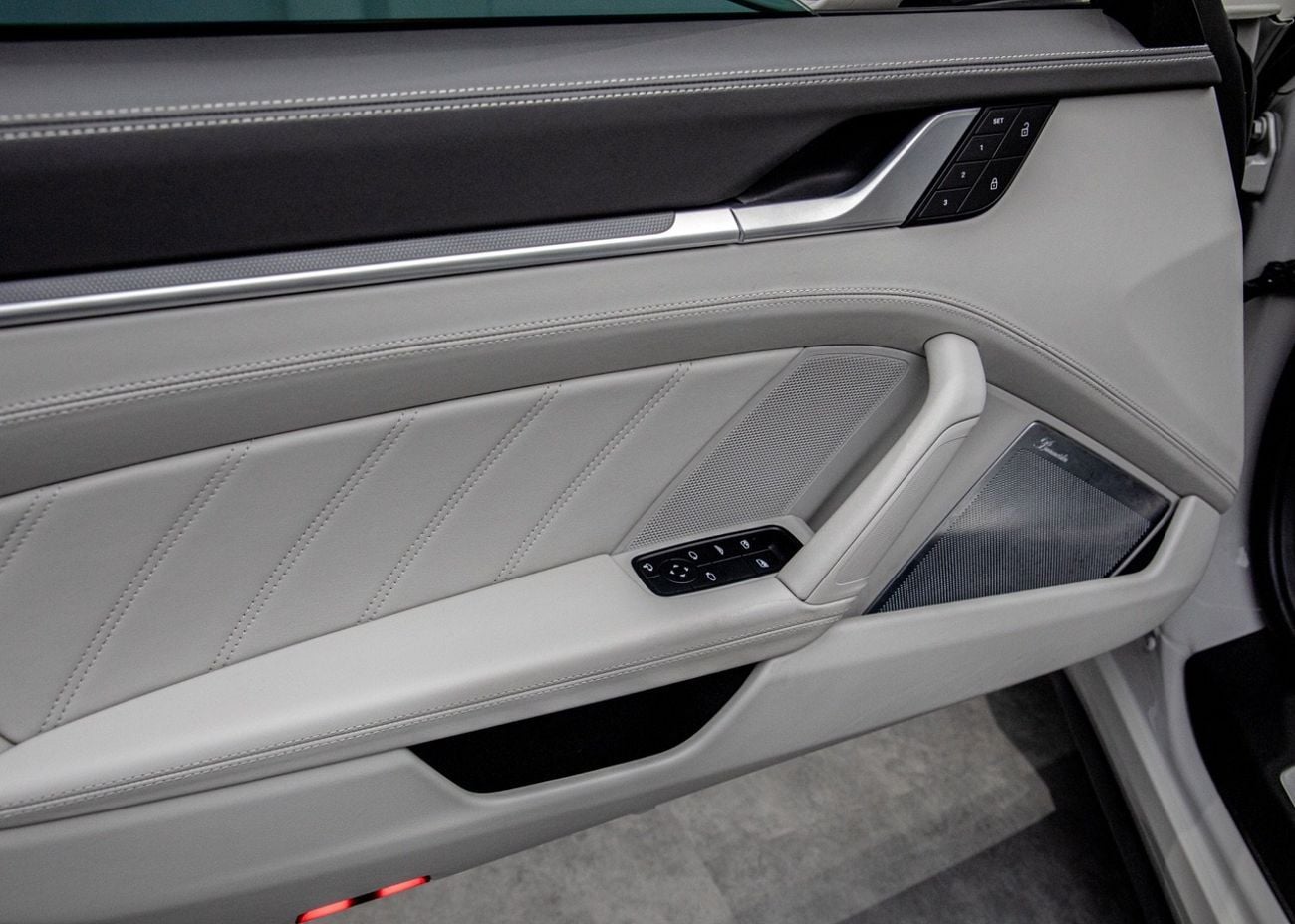 Porsche 911 Turbo 3.8L (580 HP) Convertible