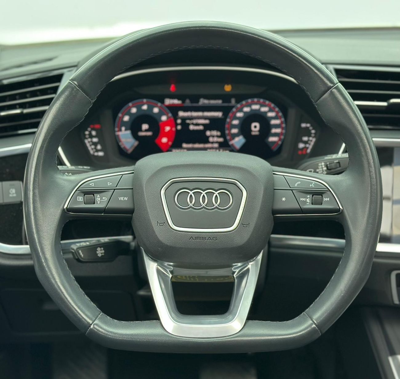 أودي Q3 2024 Audi Q3 35TFSI, Sep 2028 Audi Warranty + Service Contract, Audi Full Service History, GCC