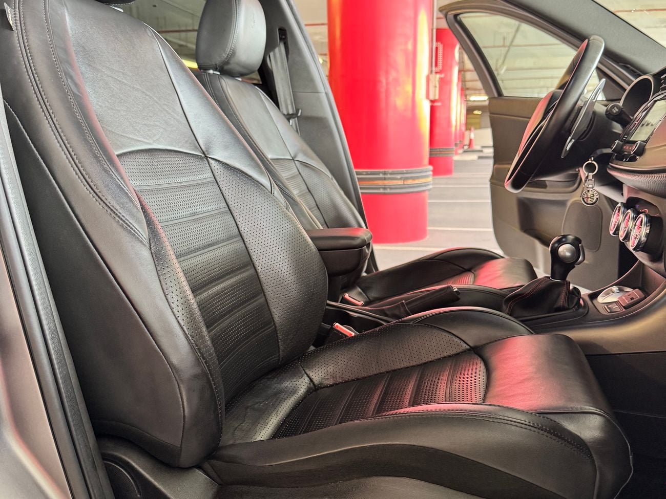 ألفا روميو جوليتا Veloce 1.750L Turbo Engine