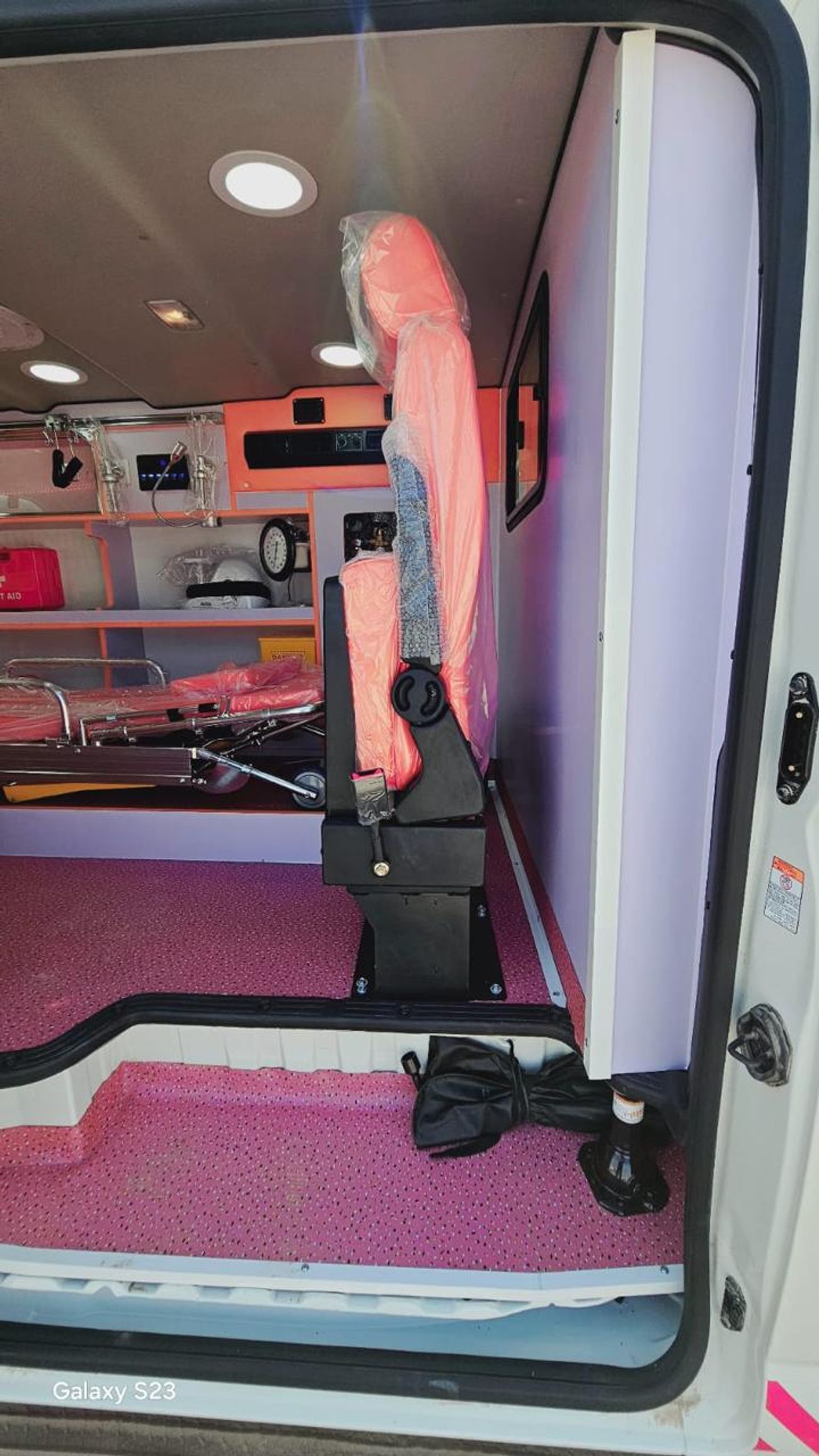 Toyota Hiace 2026 Toyota Hiace 3.5L Van Petrol Manual Transmission Standard Roof (Ambulance)