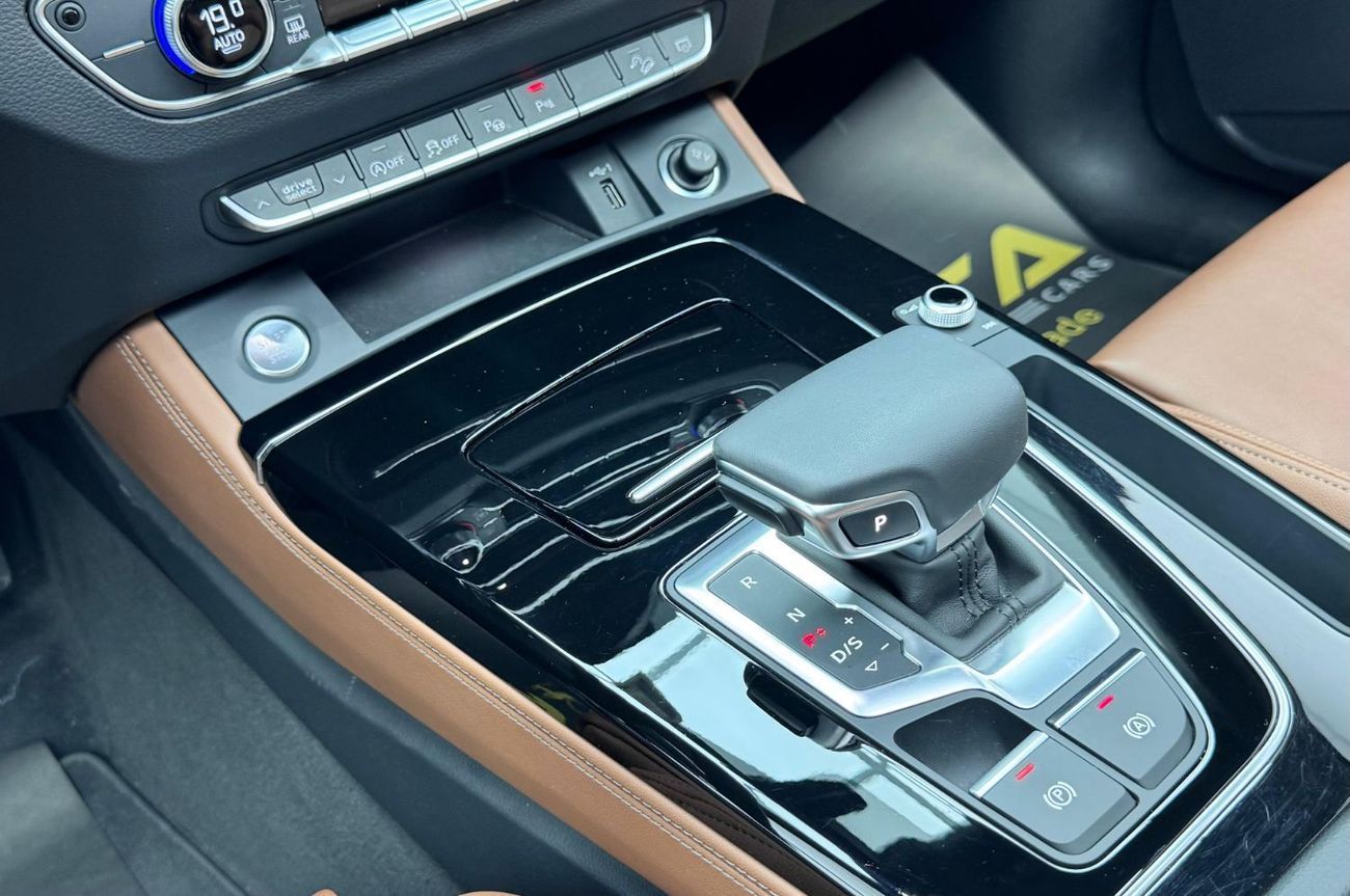 Audi Q5 45 TFSI quattro S Line 2.0L 2024 Audi Q5 S line, 2029 Agency Warranty & Service, Agency FSH, GCC