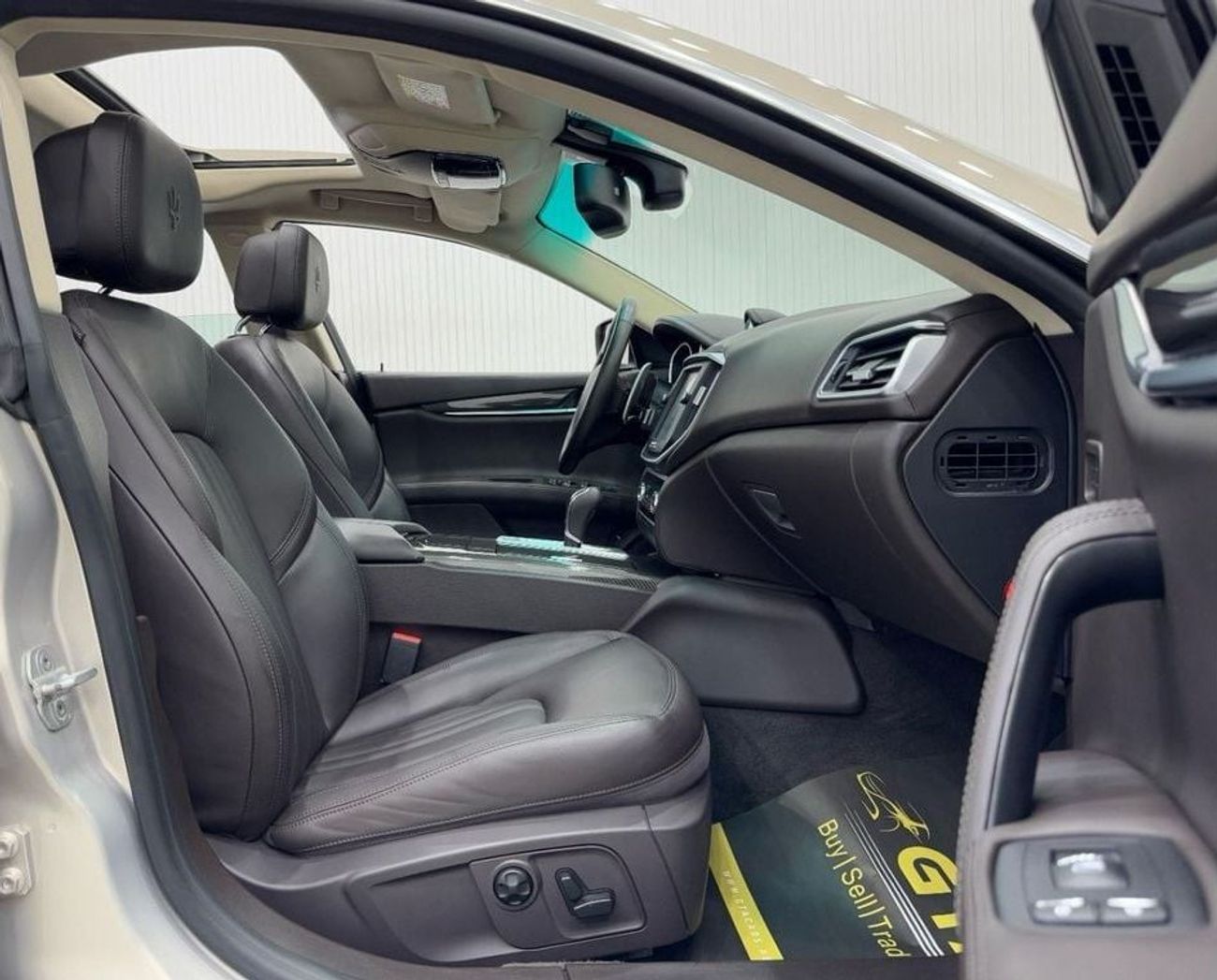 مازيراتي جيبلي S Q4 3.0L (410 HP) 2016 Maserati Ghibli S Q4, Full Service History, Carbon Fiber Package, Excellent