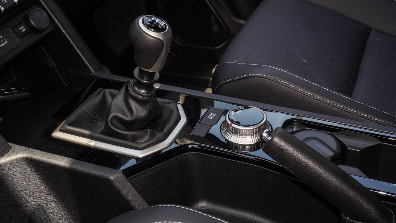 Mitsubishi L200 Brand New Mitsubishi L200 Sportero 2024 for Export 2.4L M/T Diesel PickUp|Grey/Black|L200-SPORTERO24