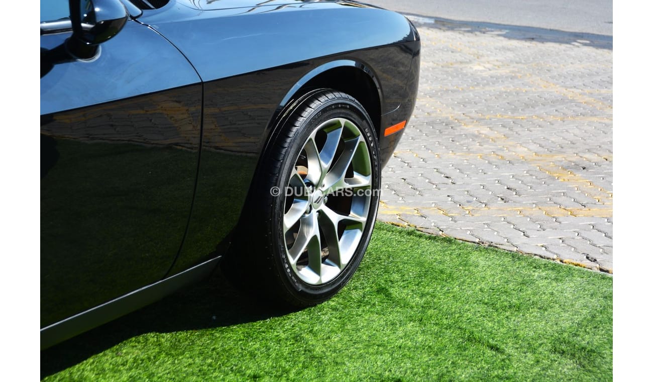 Dodge Challenger CHALLENGER SXT PLUS//SUN ROOF//BLIND SPOT//BIG SCREN//AIR BAGS