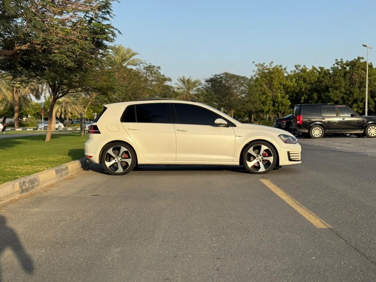 Volkswagen Golf GTI VOLKSWAGEN GOLF GTI MODEL 2014 GCC SPACE FULL OPTION