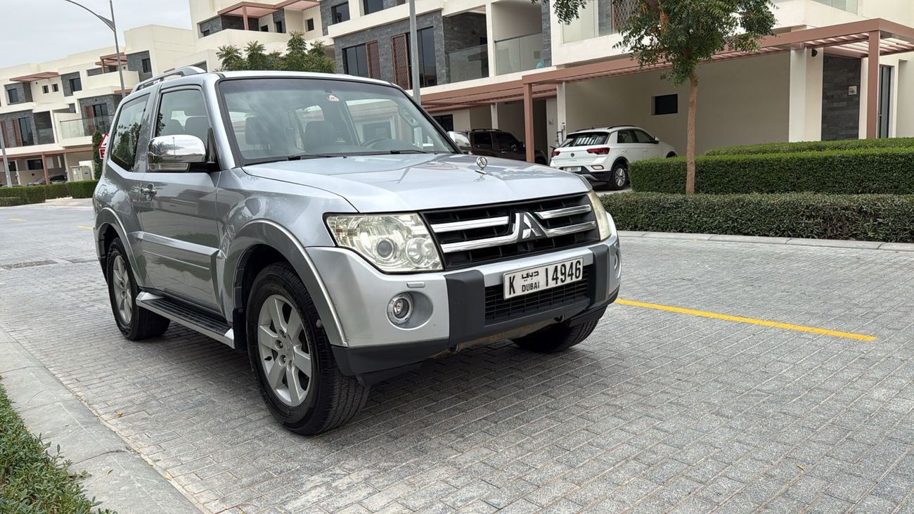 Mitsubishi Pajero GLS Highline 3.8L (241 HP)