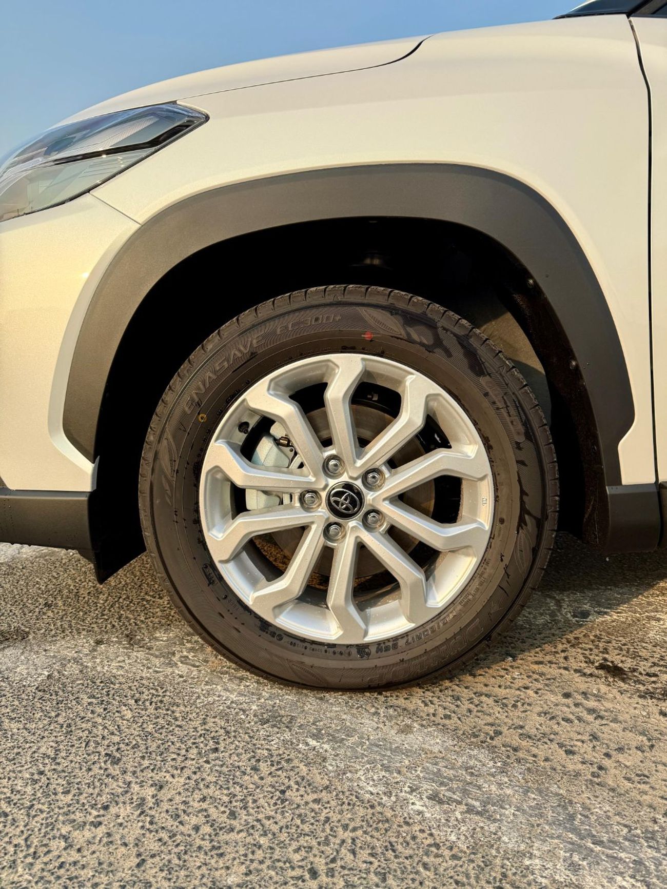 Toyota Frontlander Toyota Frontlander 2.0L Hybrid MiD Option