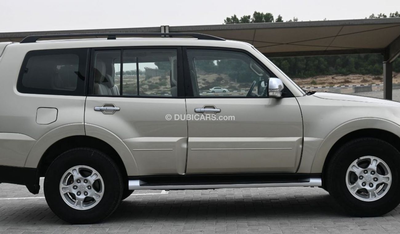 Mitsubishi Pajero GCC EXCELLENT CONDITION WITHOUT ACCIDENT 2008