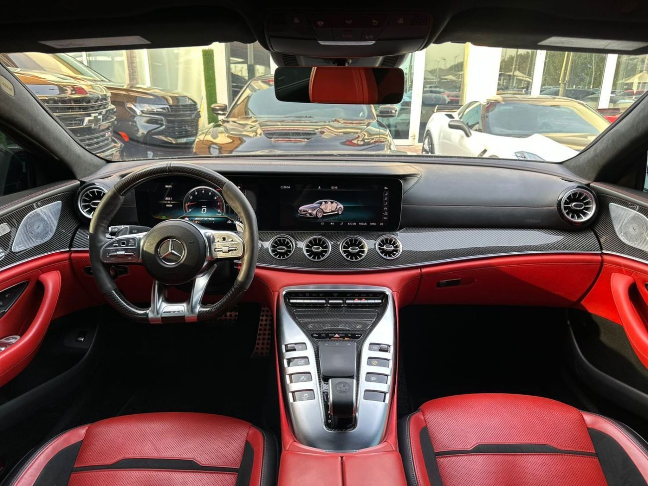 مرسيدس بنز GT 63 S مرسيدس بنز GT63S 2020 وارد أمريكا بحاله ممتازه فل ابشن ضمان شاسيه جير ماكينه