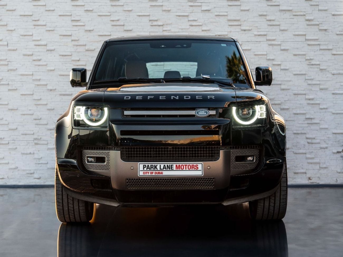 لاند روفر ديفندر P400 110 X-Dynamic HSE 3.0L (5 Seater)