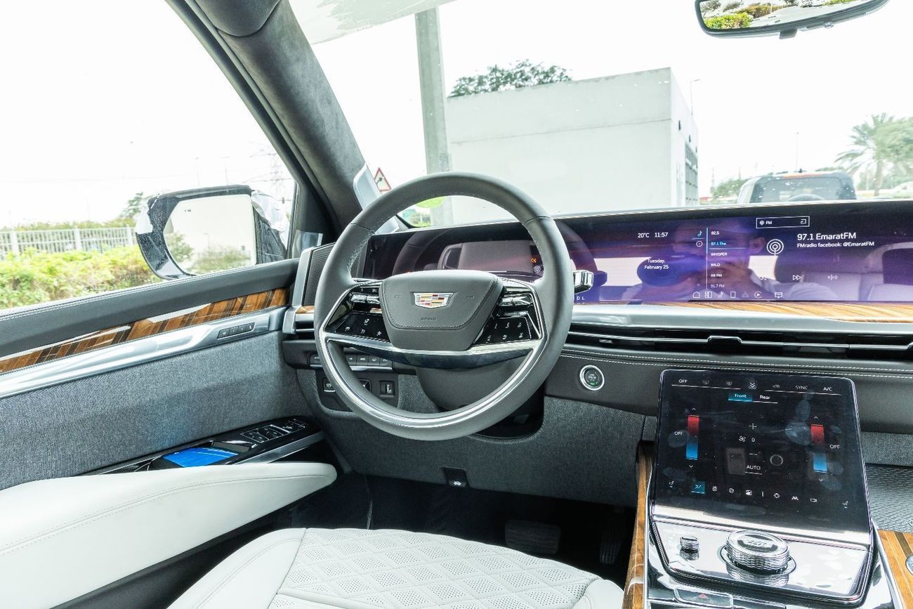 كاديلاك إسكالاد Sport Platinum 6.2L AWD Cadillac Escalade Sport Platinum - 2025 Brand New (Export)