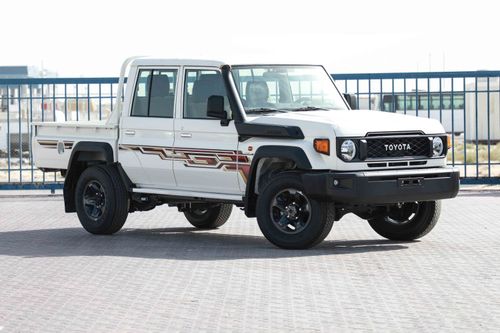 Toyota Land Cruiser Pick Up 2024 Toyota LC79 4X4 Double Cab 4.5 V8 - White inside Beige | Export Only