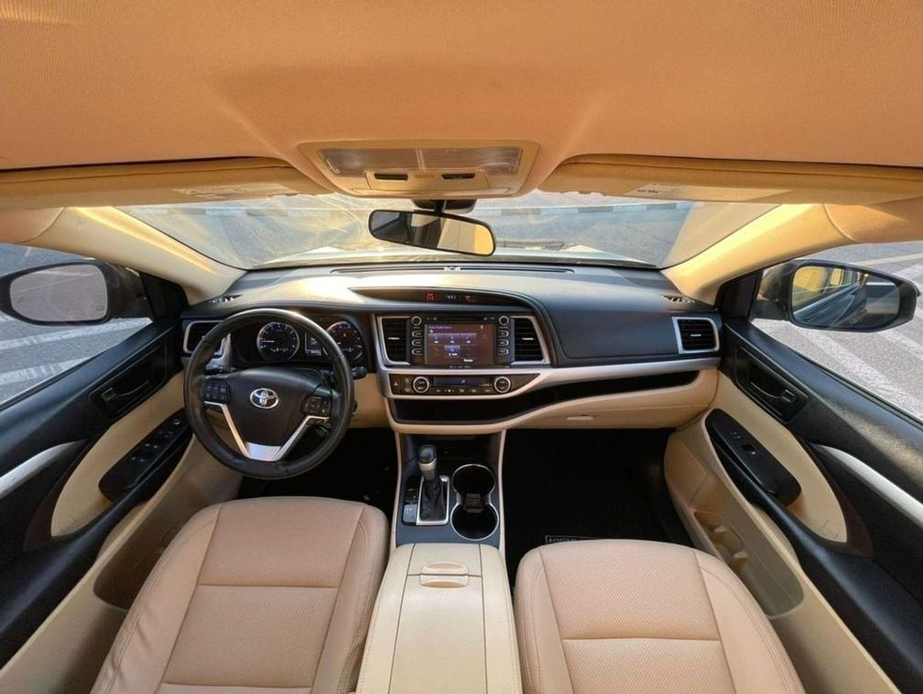 تويوتا هايلاندر 2019 Toyota Highlander LE+ 3.5L V6 MidOption 7 Leather Seats - Electric Seat & Trunk Auto