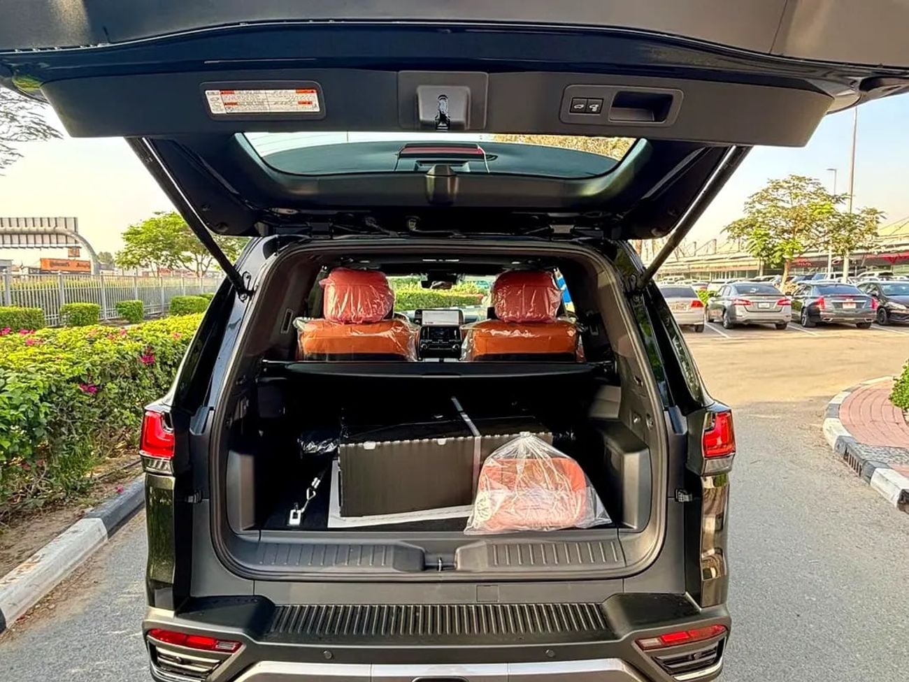 Lexus LX700h VIP GCC Specs | Brand Luxury Hybrid without park