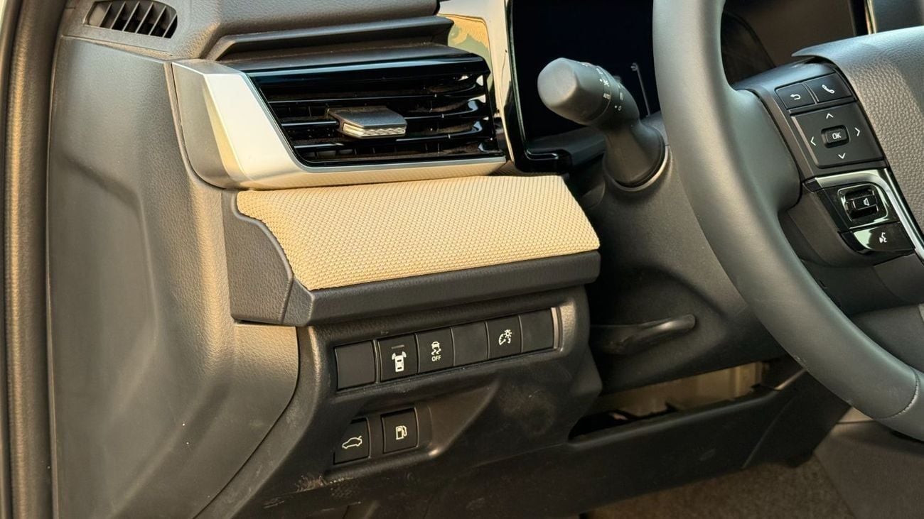 Toyota Camry Toyota Camry HEV LV Hybrid 2.5L  (GCC) - 2025