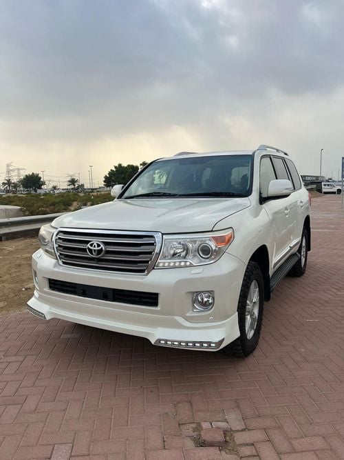 Toyota Land Cruiser Landcruiser Sahara white colour with black interior RHD Diesel 8 seaters